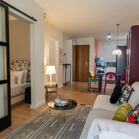 Apartment Phaedrus Living: Modern Flat Kypseli